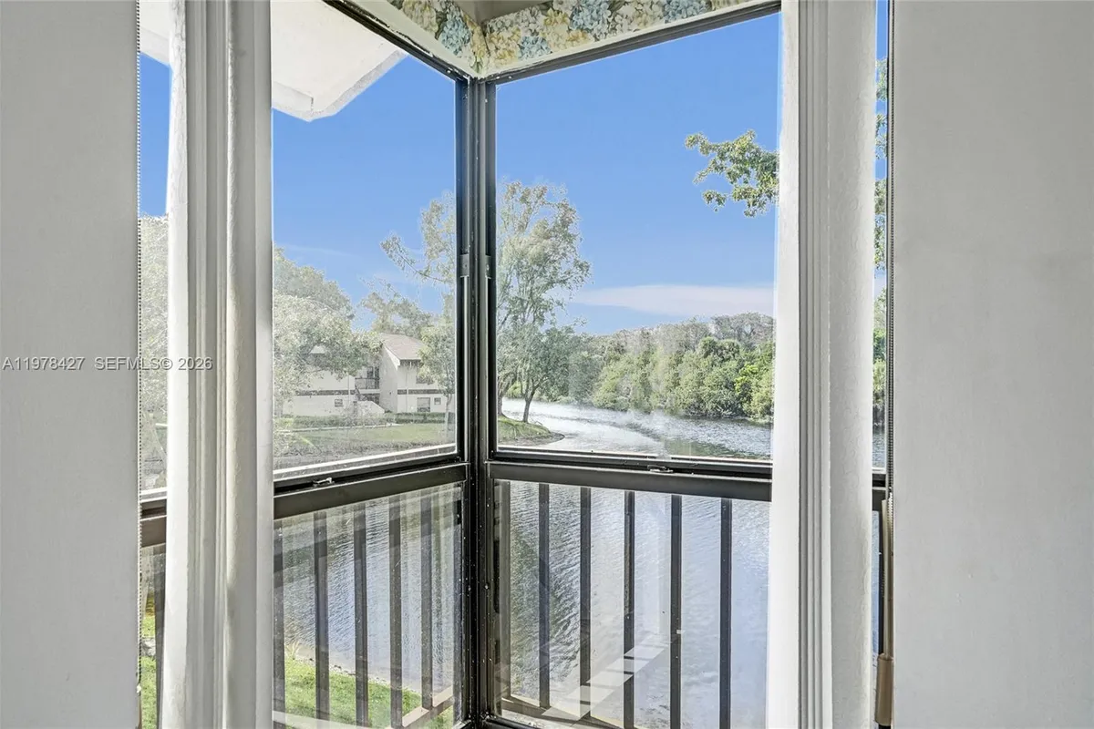 2541 N Carambola Cir N # 1832, Coconut Creek FL 33066