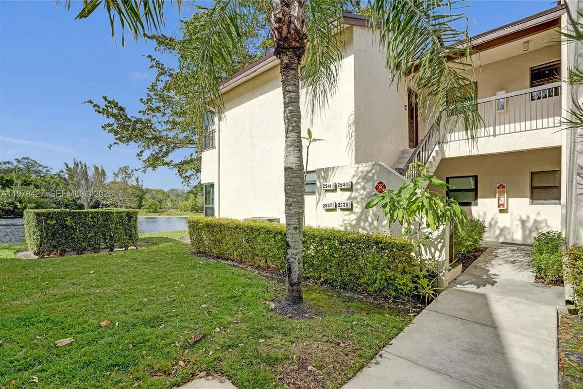 2541 N Carambola Cir N # 1832, Coconut Creek FL 33066