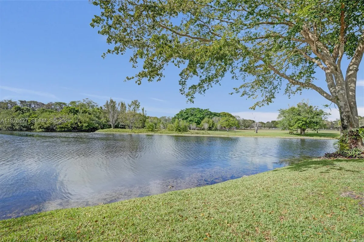 2541 N Carambola Cir N # 1832, Coconut Creek FL 33066