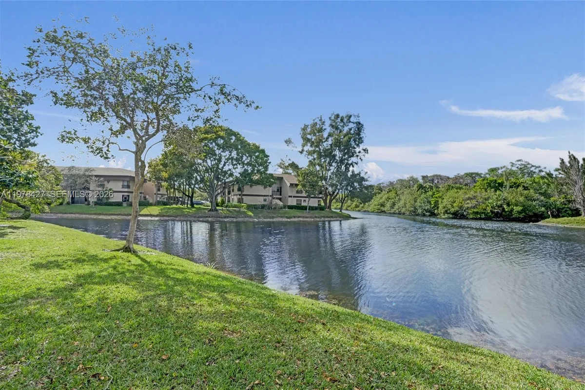 2541 N Carambola Cir N # 1832, Coconut Creek FL 33066