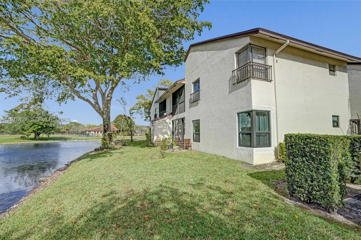 2541 N Carambola Cir N # 1832, Coconut Creek FL 33066