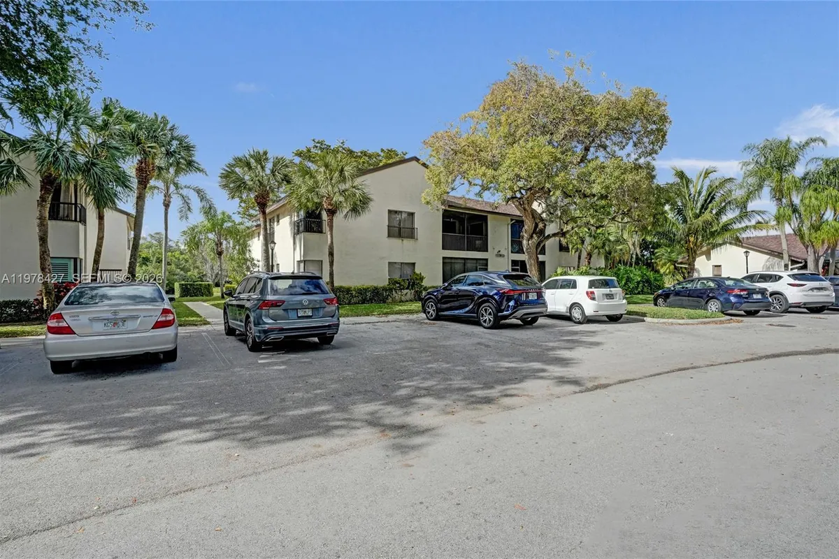 2541 N Carambola Cir N # 1832, Coconut Creek FL 33066