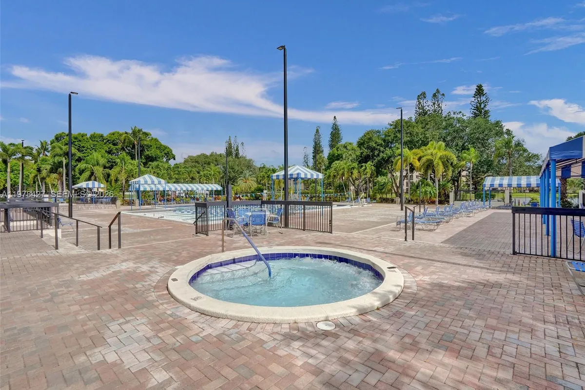 2541 N Carambola Cir N # 1832, Coconut Creek FL 33066