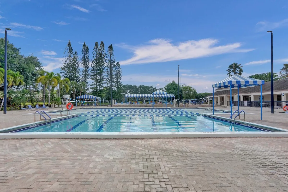 2541 N Carambola Cir N # 1832, Coconut Creek FL 33066