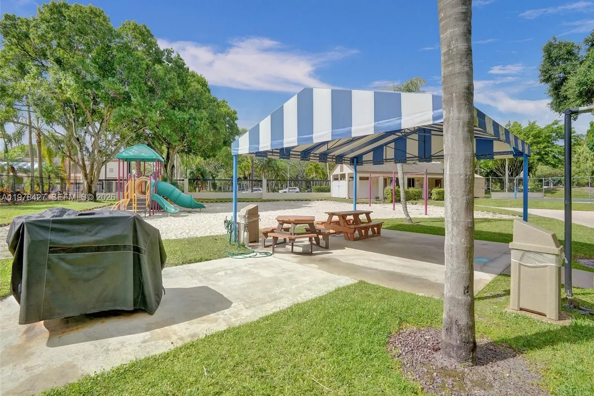 2541 N Carambola Cir N # 1832, Coconut Creek FL 33066