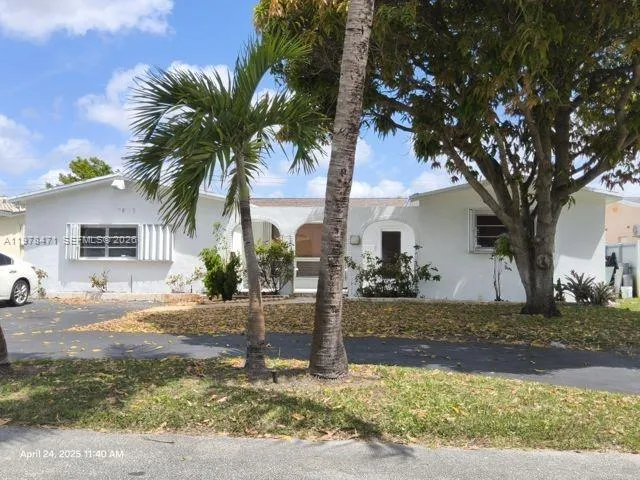 3 bedroom 2 bath for sale at 7607 Harbour Blvd, Miramar FL 33023