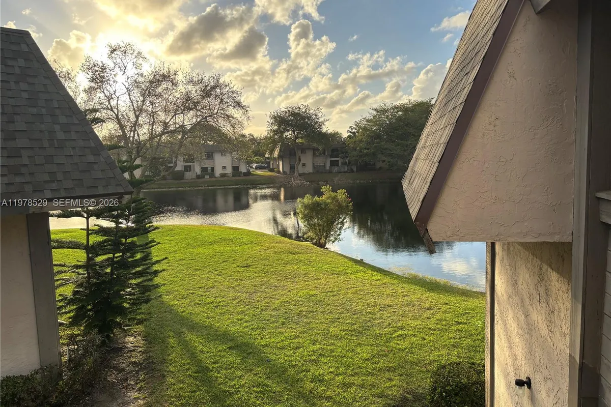 3615 NW 94th Ave # 8F, Sunrise FL 33351