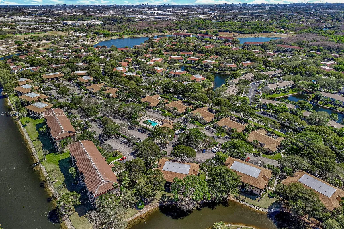 2616 N Carambola Cir N # 1702, Coconut Creek FL 33066