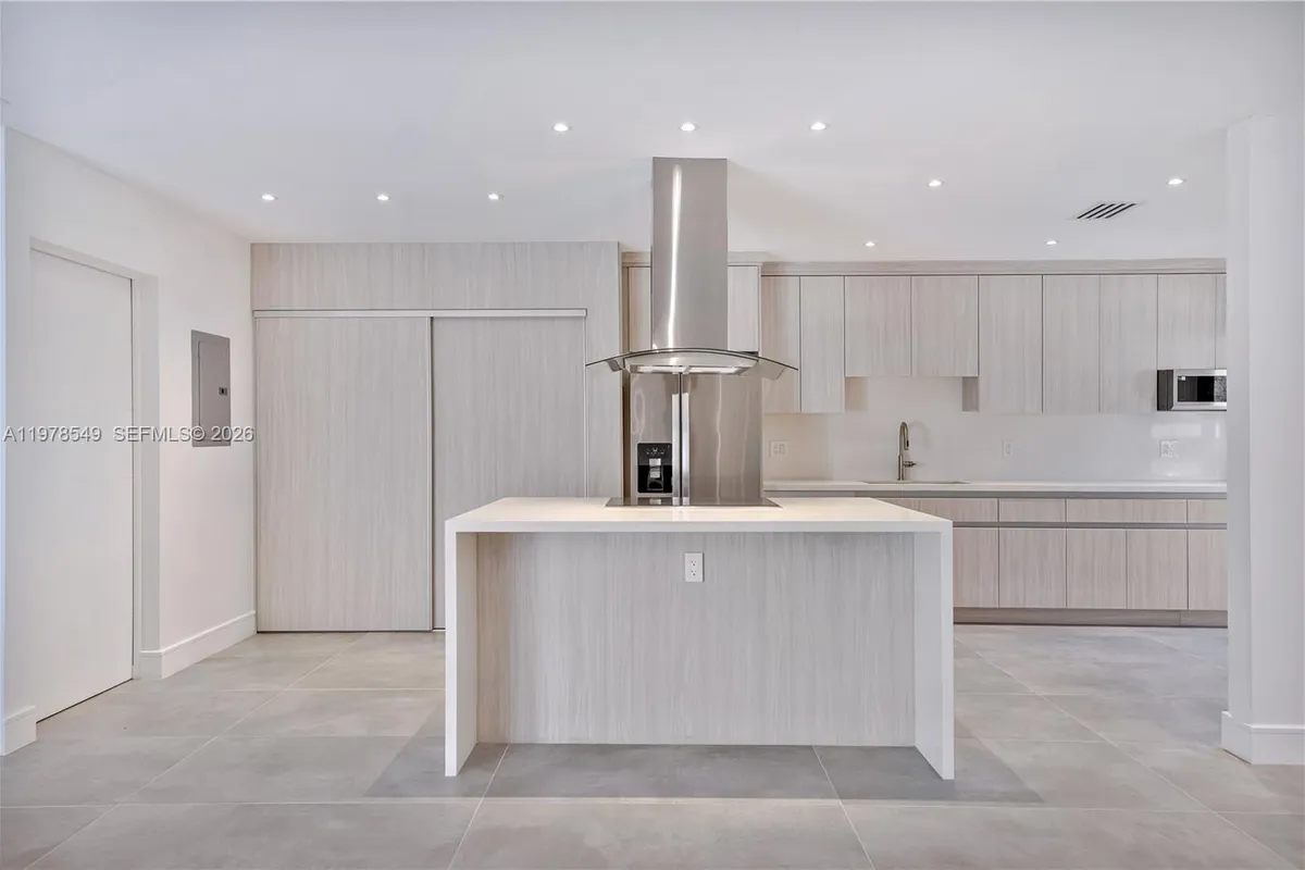 2616 N Carambola Cir N # 1702, Coconut Creek FL 33066