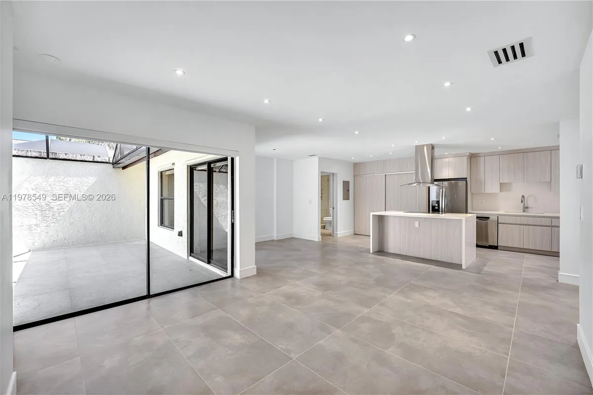 2616 N Carambola Cir N # 1702, Coconut Creek FL 33066