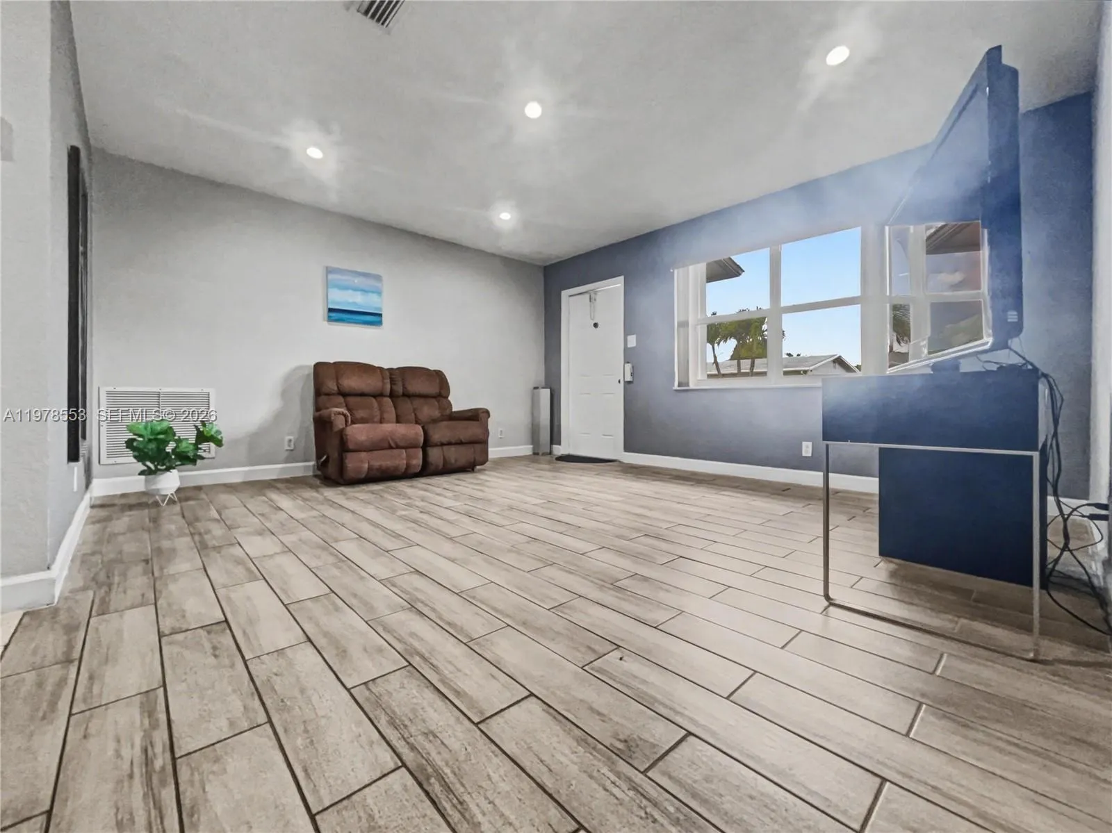 6960 NW 11th Ct, Margate FL 33063