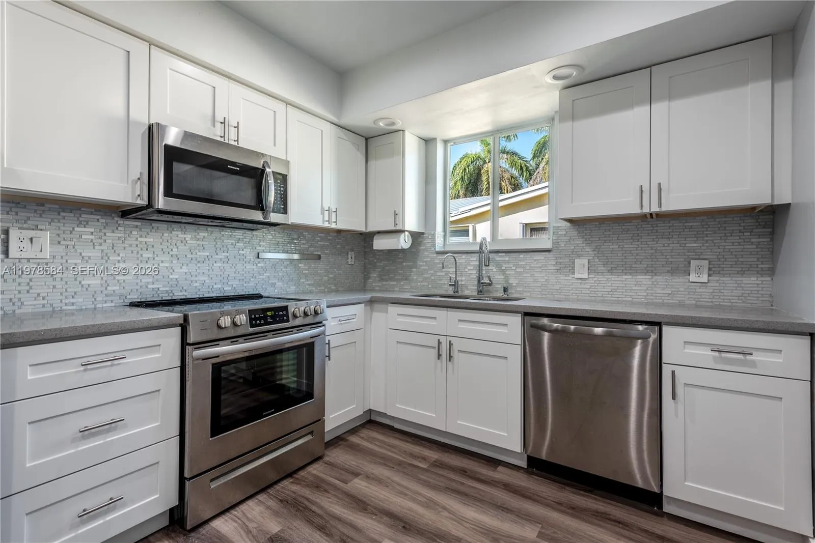 326 SE 3rd Ter, Dania Beach FL 33004