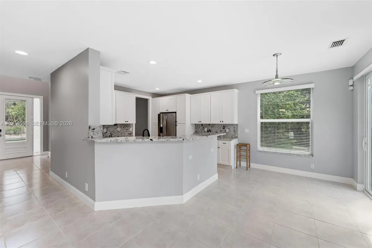 1019 N Egret Cir, Jupiter FL 33458