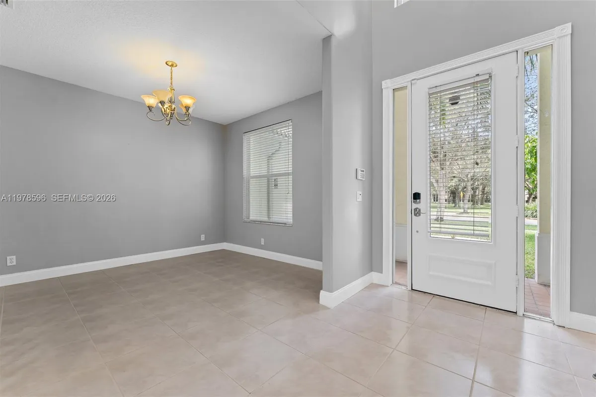 1019 N Egret Cir, Jupiter FL 33458