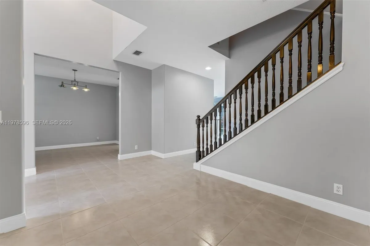 1019 N Egret Cir, Jupiter FL 33458