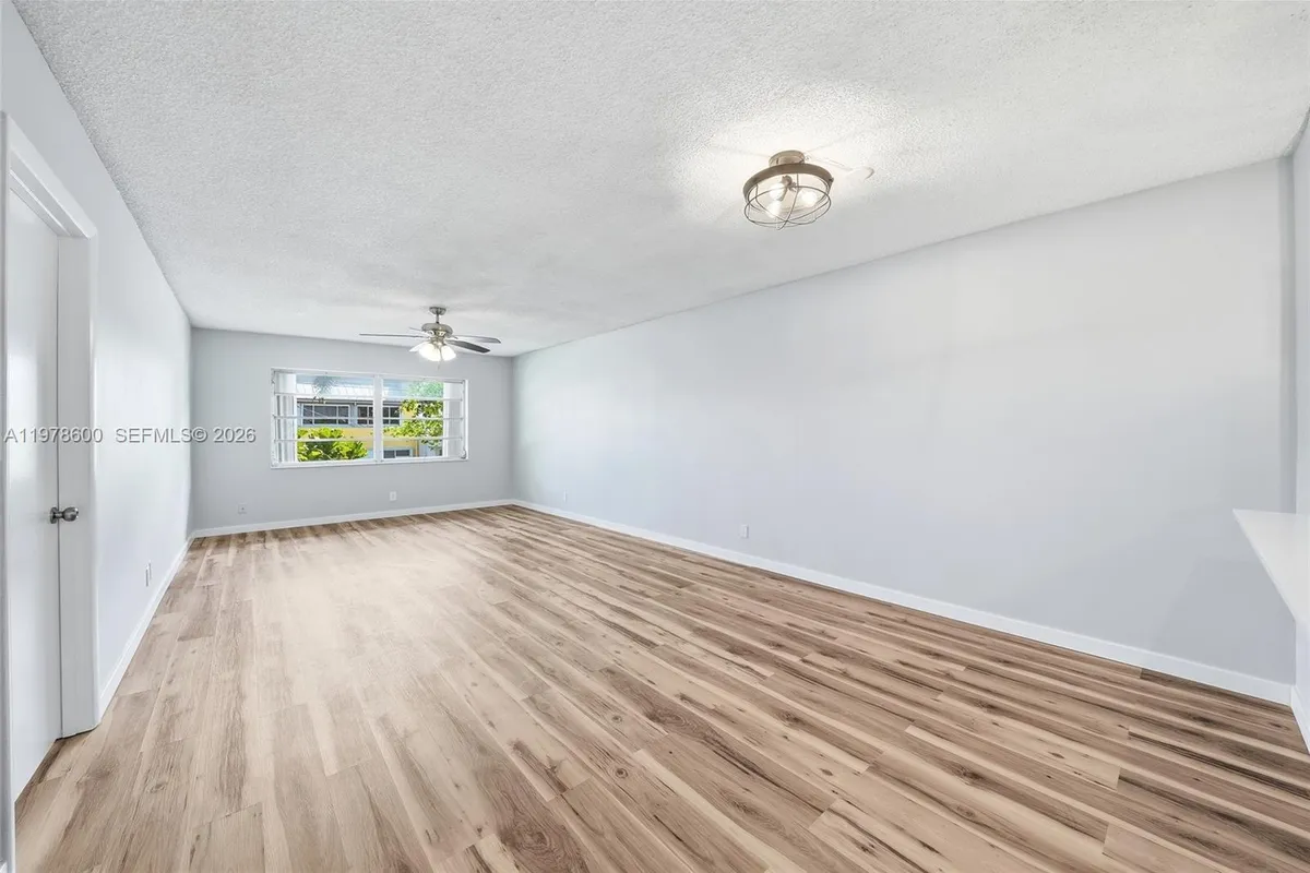 860 SE 6th Ave # 311, Deerfield Beach FL 33441