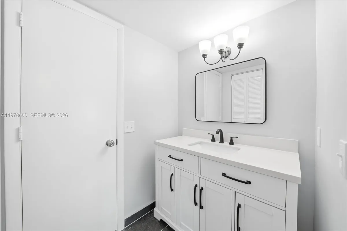 860 SE 6th Ave # 311, Deerfield Beach FL 33441