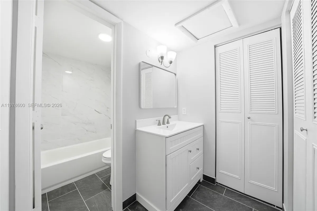 860 SE 6th Ave # 311, Deerfield Beach FL 33441