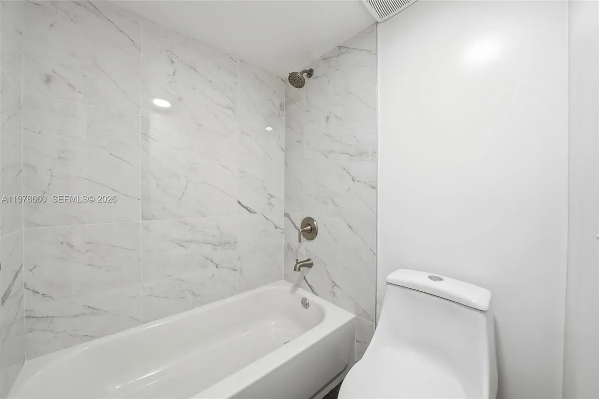 860 SE 6th Ave # 311, Deerfield Beach FL 33441