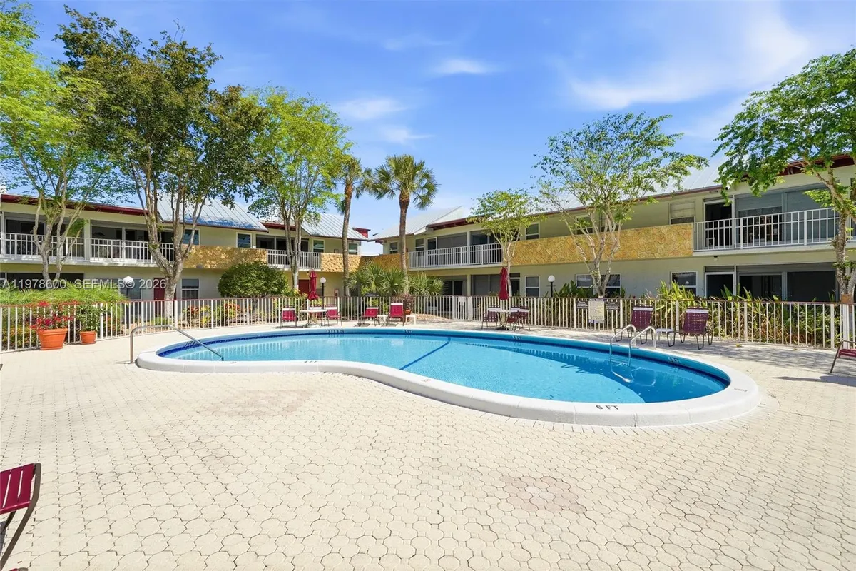 860 SE 6th Ave # 311, Deerfield Beach FL 33441
