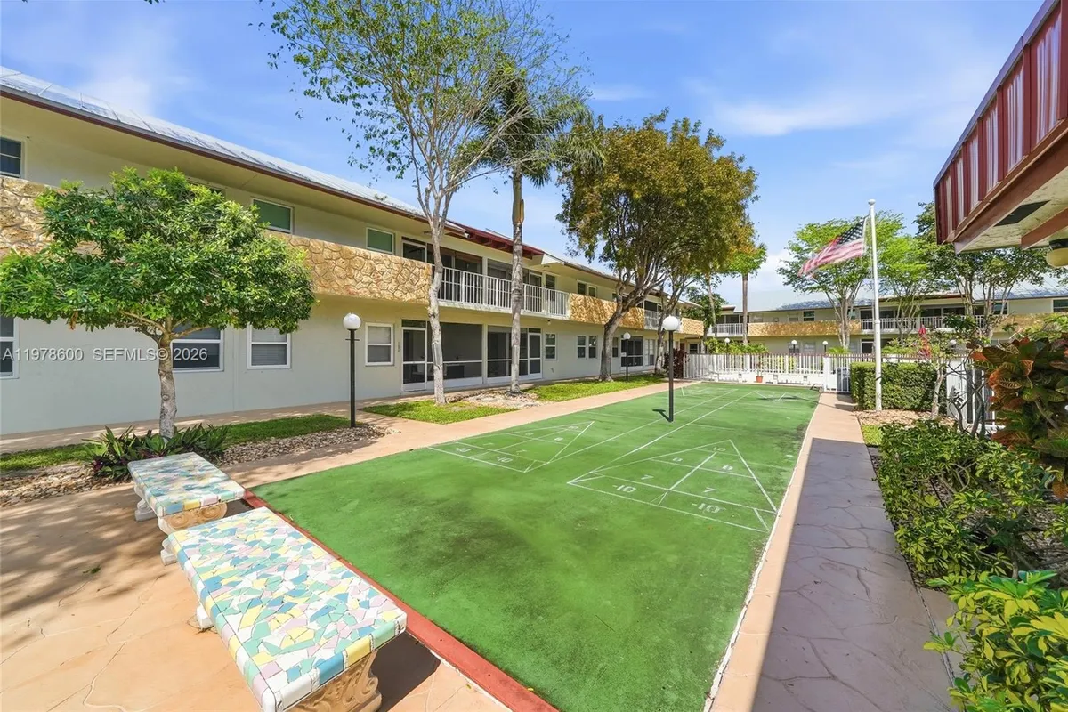 860 SE 6th Ave # 311, Deerfield Beach FL 33441