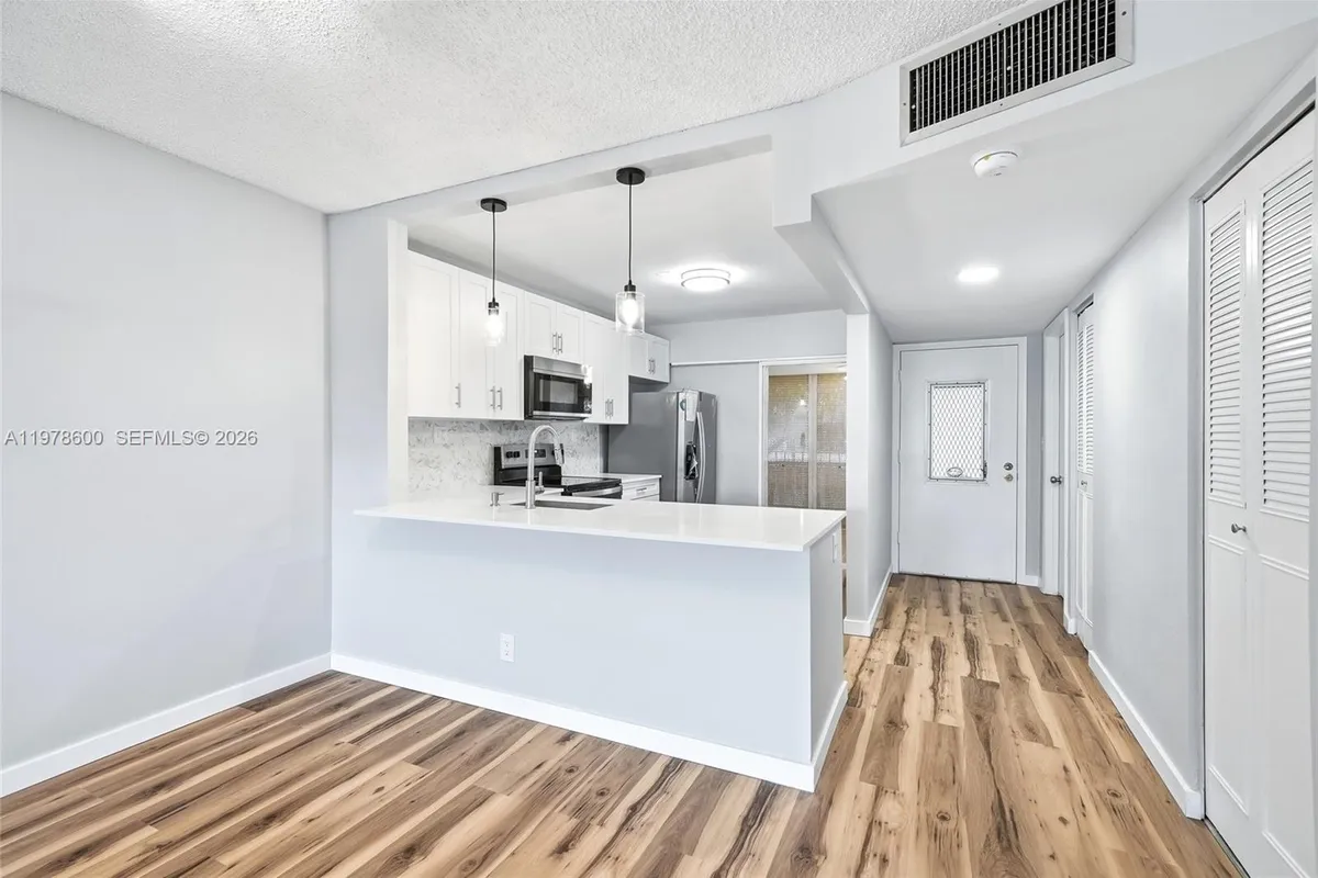 860 SE 6th Ave # 311, Deerfield Beach FL 33441