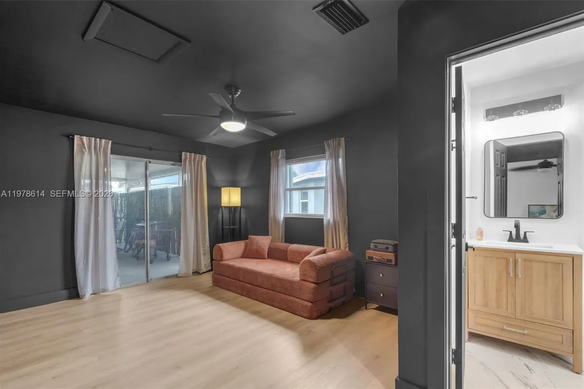 1180 NW 49th Ct, Deerfield Beach FL 33064