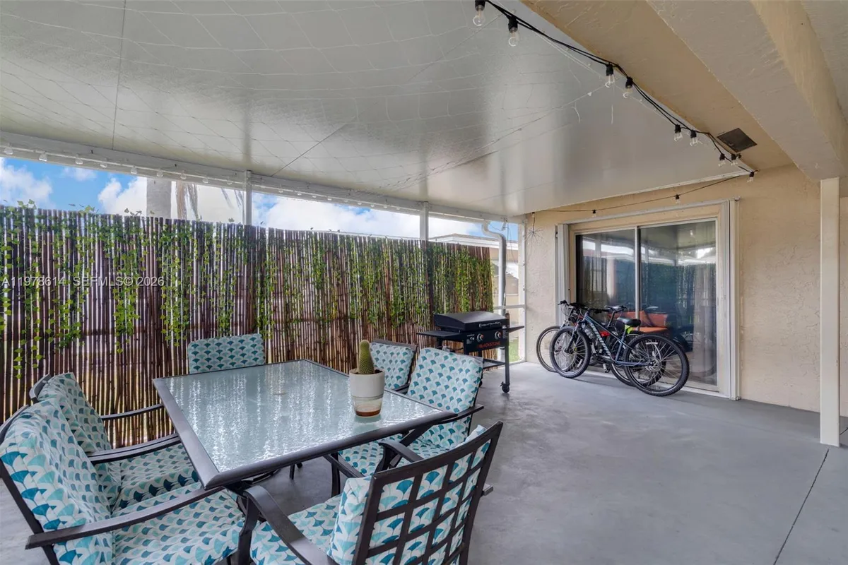 1180 NW 49th Ct, Deerfield Beach FL 33064