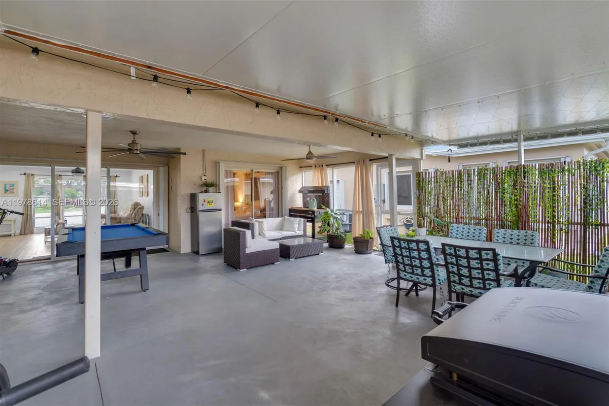 1180 NW 49th Ct, Deerfield Beach FL 33064