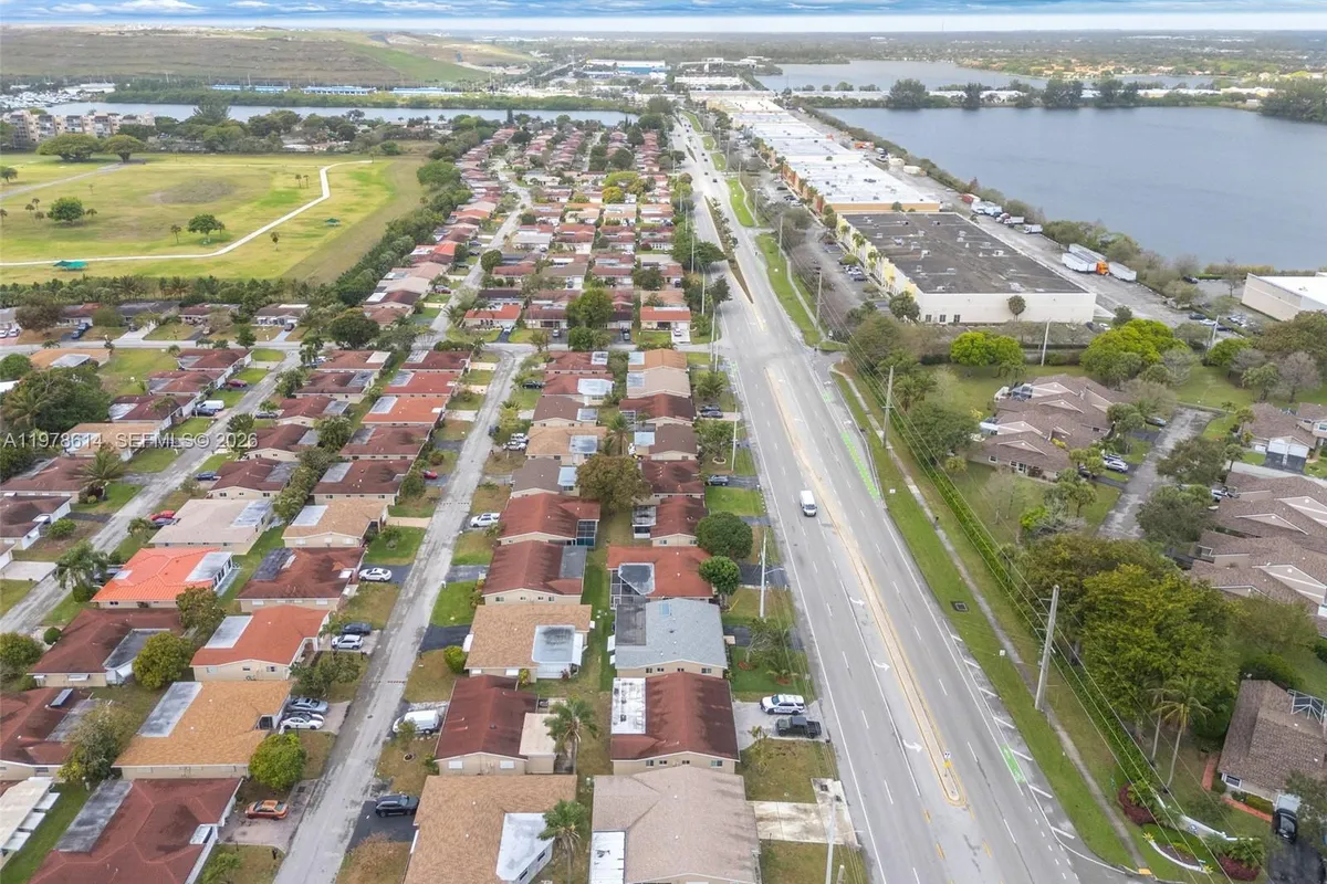 1180 NW 49th Ct, Deerfield Beach FL 33064