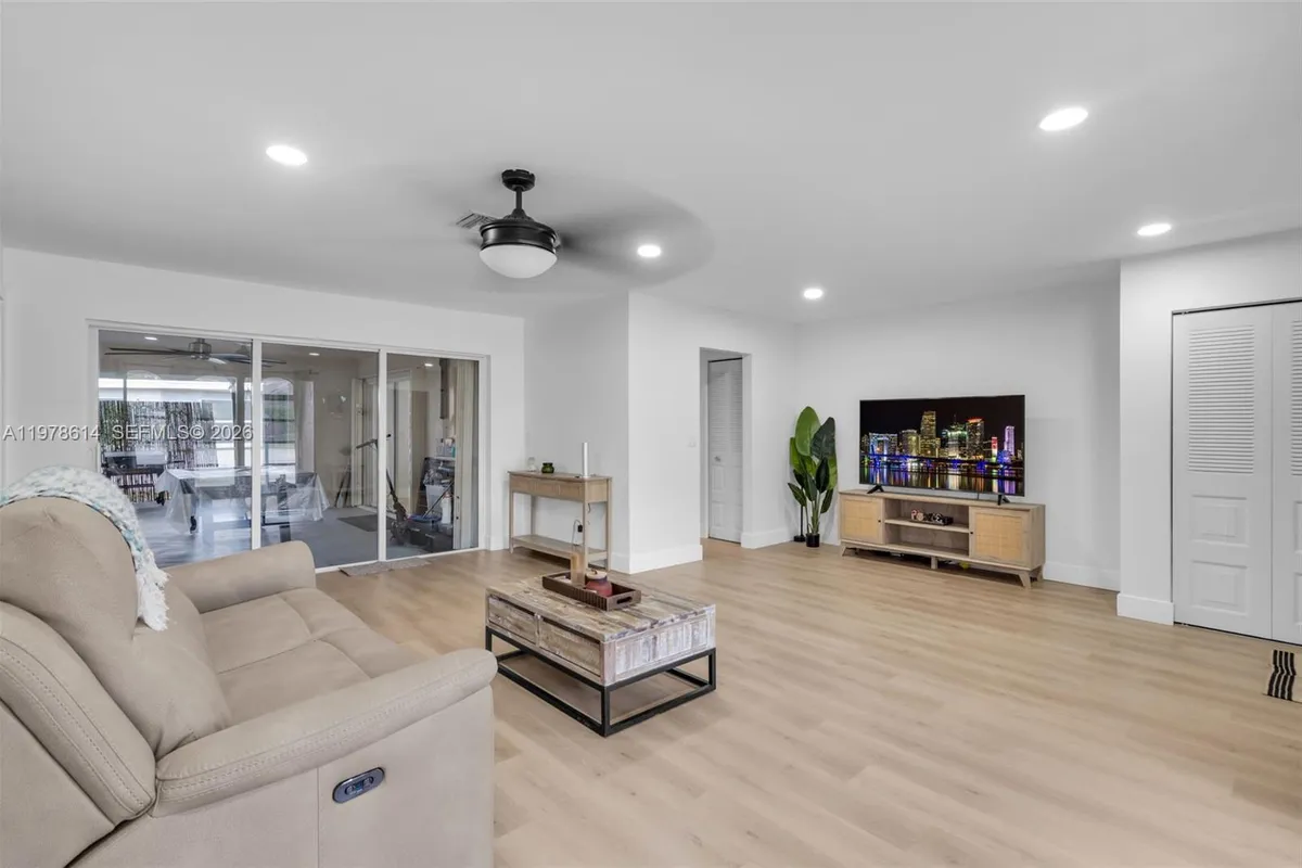 1180 NW 49th Ct, Deerfield Beach FL 33064