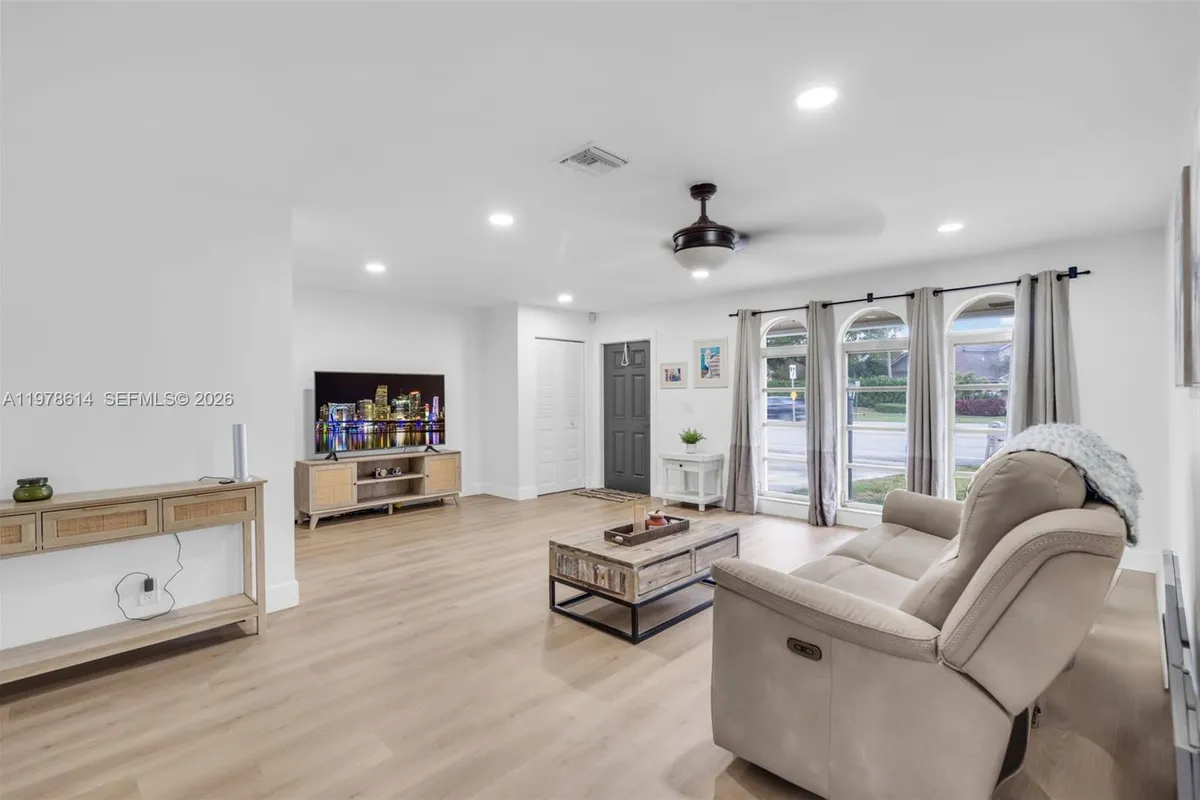 1180 NW 49th Ct, Deerfield Beach FL 33064