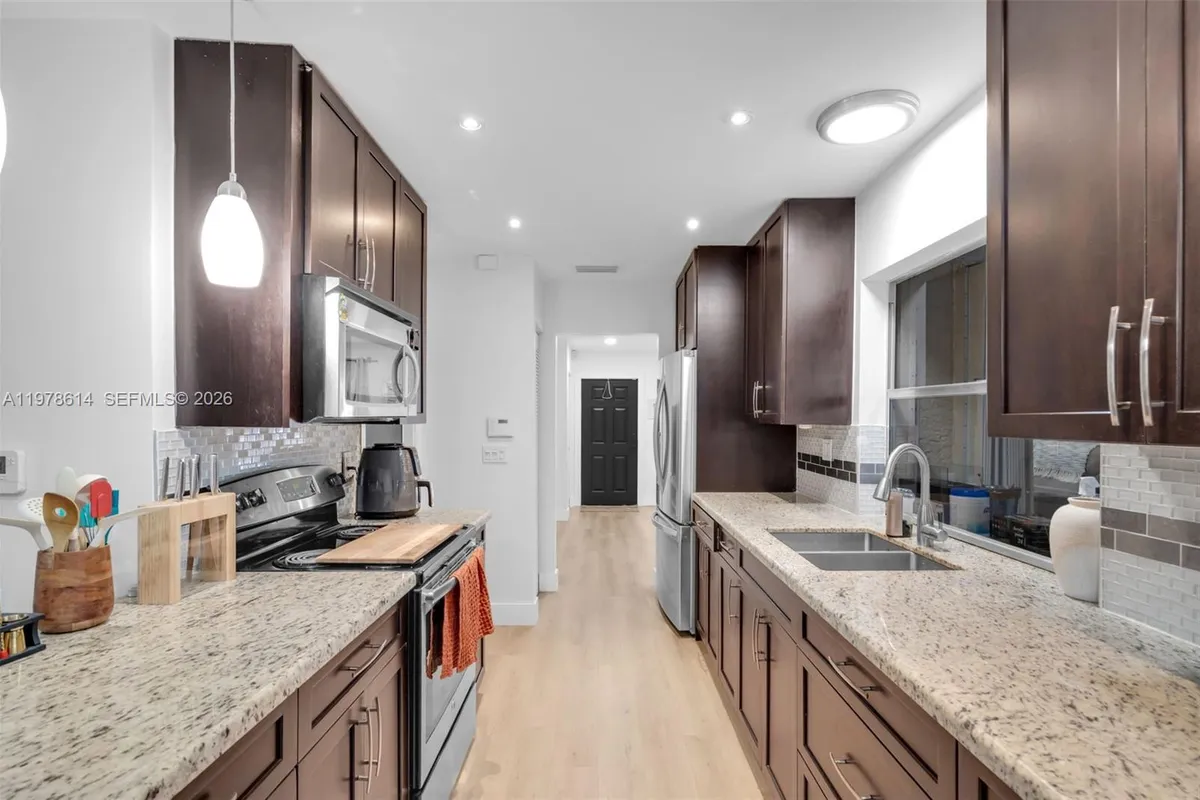 1180 NW 49th Ct, Deerfield Beach FL 33064