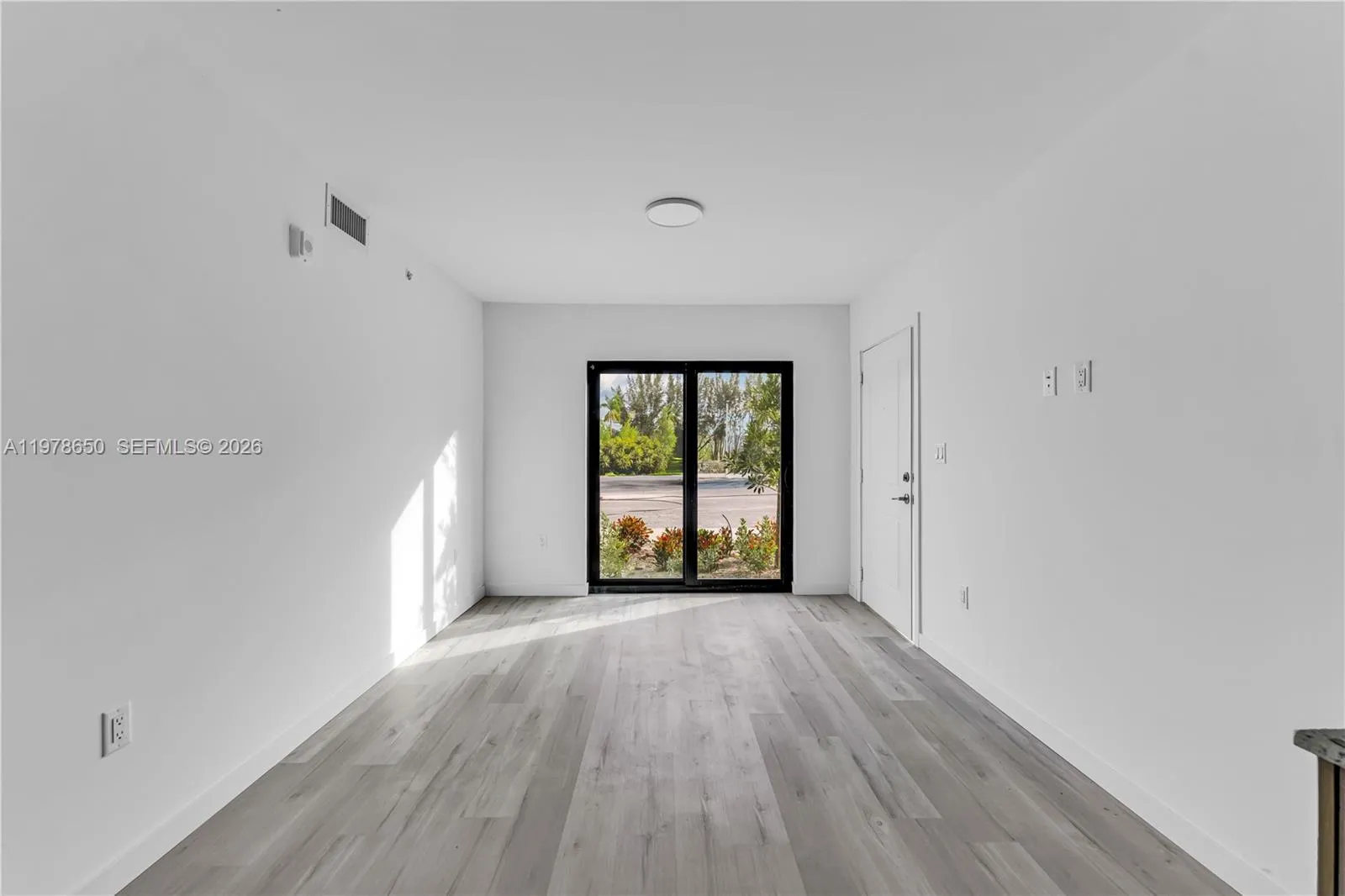 175 NW 160TH ST # 213, North Miami Beach FL 33169