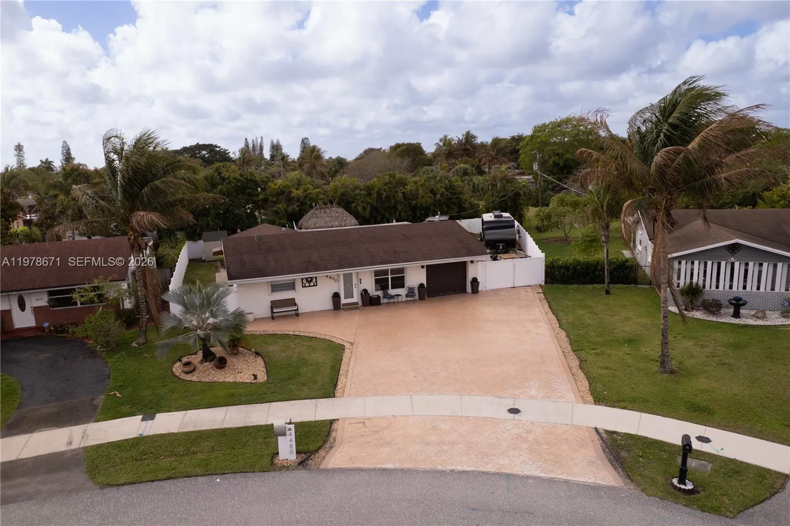 4480 NW 61st St, North Lauderdale FL 33319