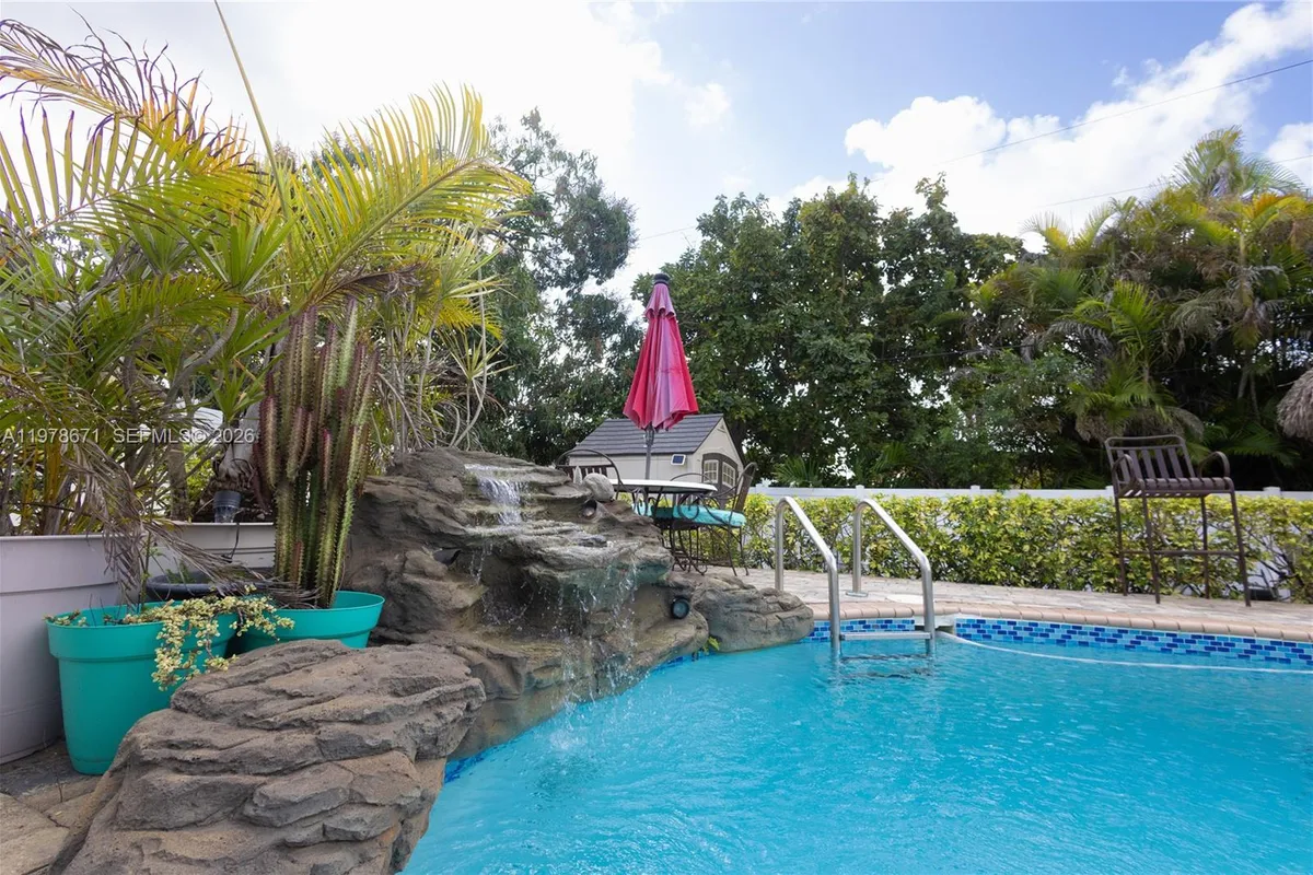 4480 NW 61st St, North Lauderdale FL 33319