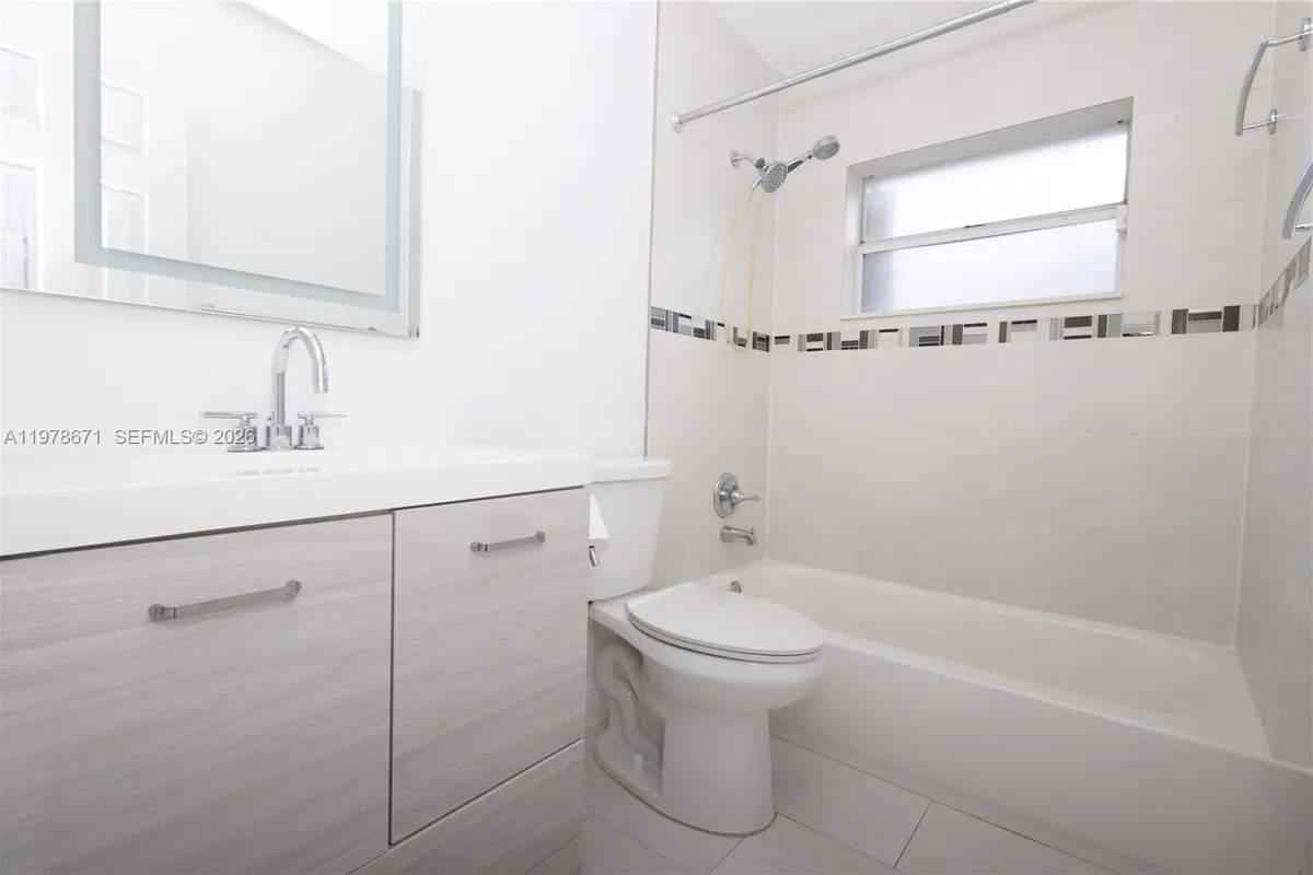 4480 NW 61st St, North Lauderdale FL 33319