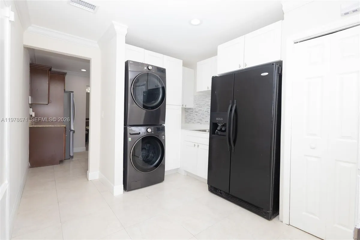 4480 NW 61st St, North Lauderdale FL 33319