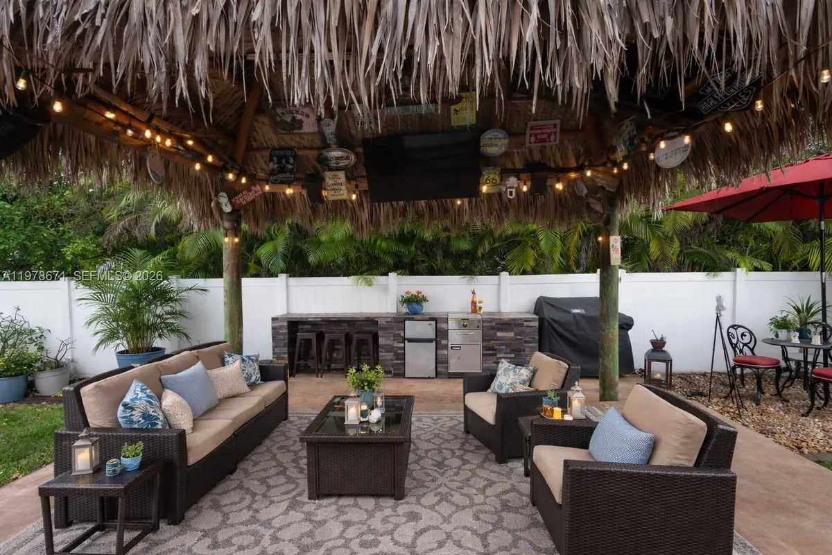 4480 NW 61st St, North Lauderdale FL 33319