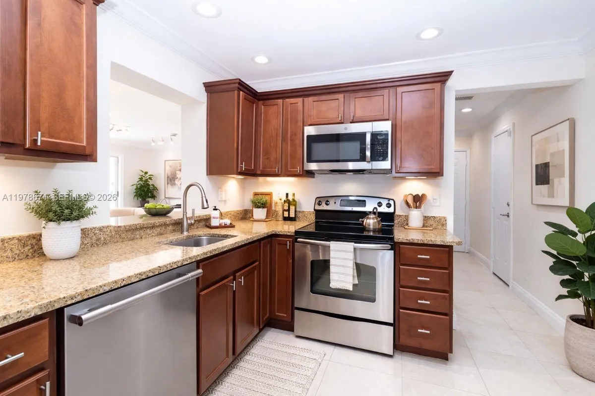 4480 NW 61st St, North Lauderdale FL 33319