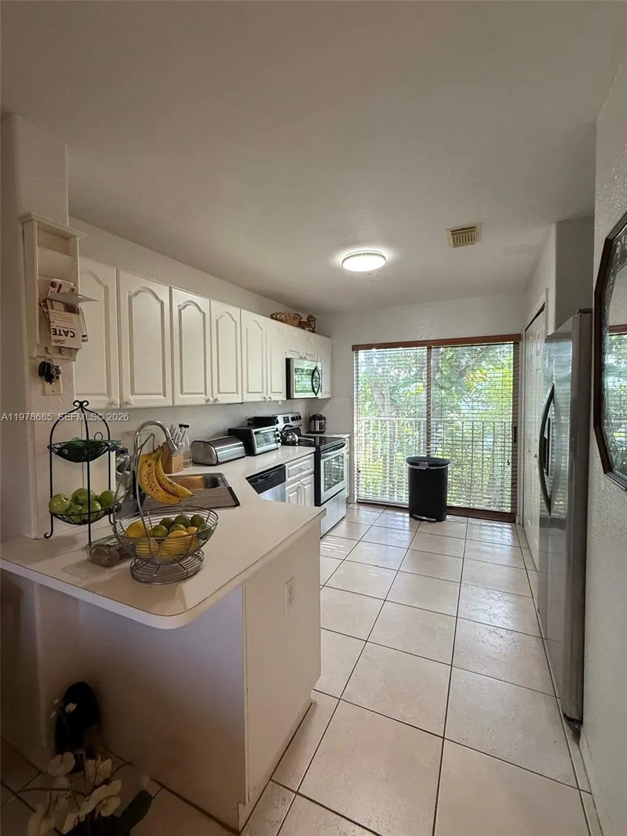 5605 NW 109th Ave # 76, Doral FL 33178