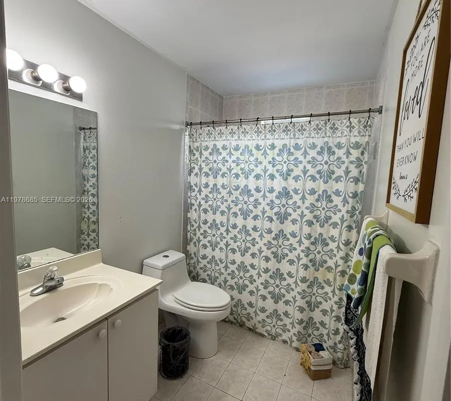 5605 NW 109th Ave # 76, Doral FL 33178