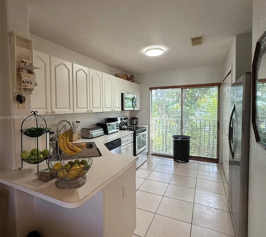 5605 NW 109th Ave # 76, Doral FL 33178