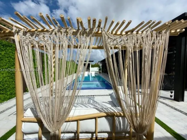 9351 SW 88th Ter, Miami FL 33176