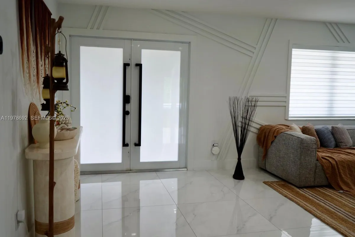 9351 SW 88th Ter, Miami FL 33176