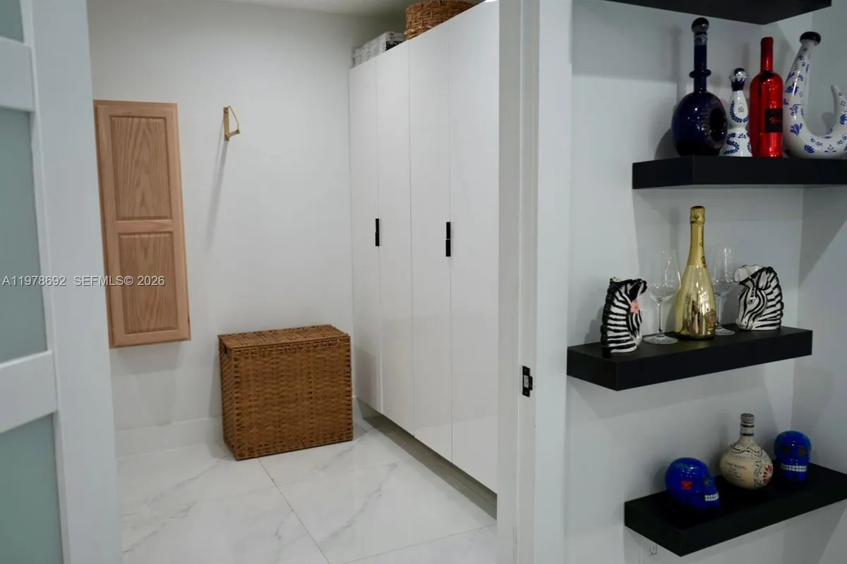 9351 SW 88th Ter, Miami FL 33176