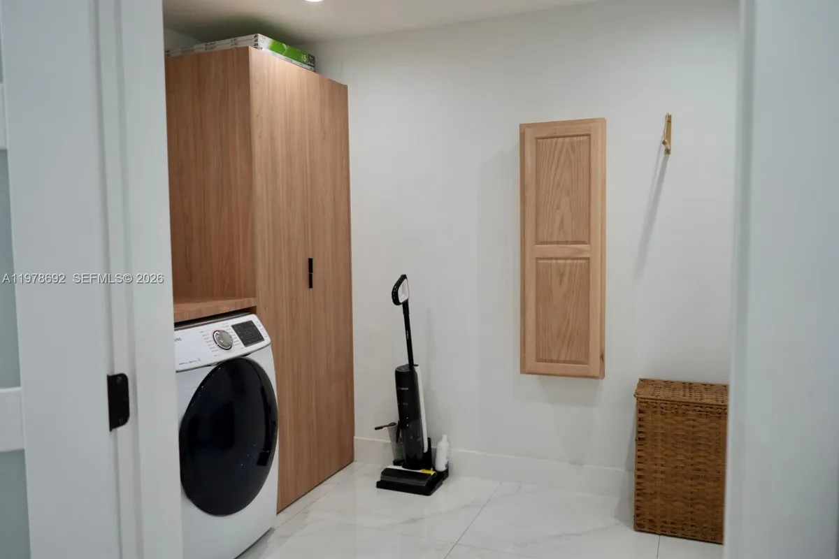 9351 SW 88th Ter, Miami FL 33176