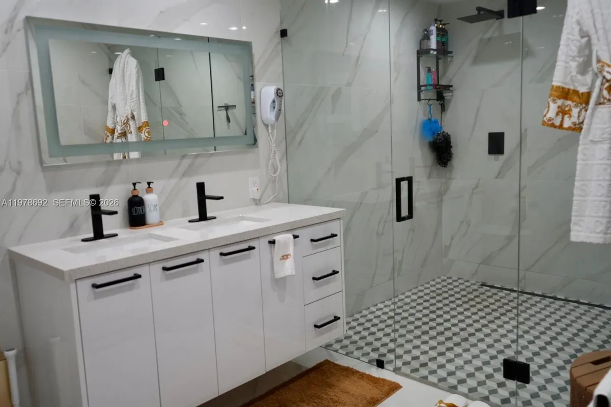 9351 SW 88th Ter, Miami FL 33176