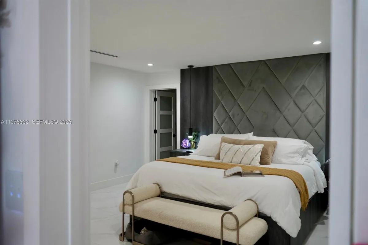 9351 SW 88th Ter, Miami FL 33176