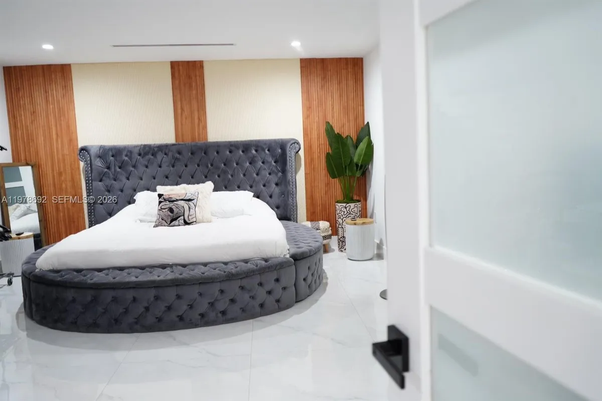 9351 SW 88th Ter, Miami FL 33176